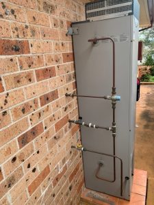 Full residential hot water system installation in Castle Hill. This layout features a Dux unit integrated with a tempering valve, duo non-return valve, pressure limiting valve, and a gas ball valve. We ensure every component meets high standards for system integrity and scalding prevention.